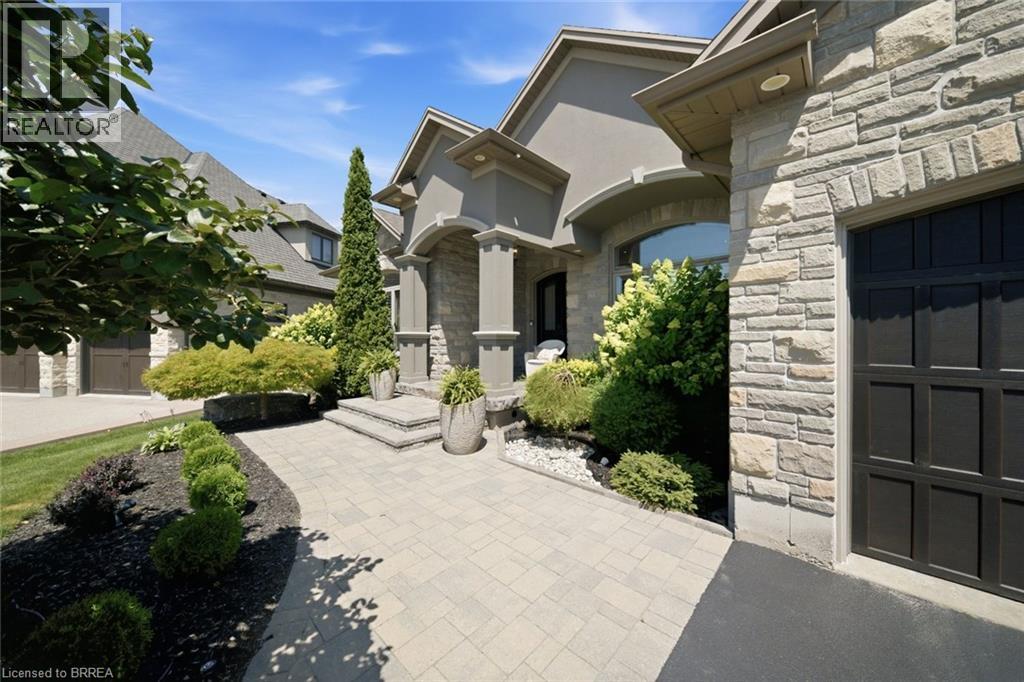 14 ELLINGTON Place