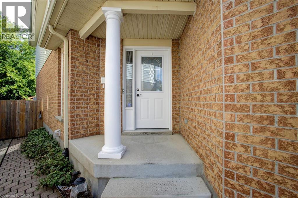11 KROEGER Crescent