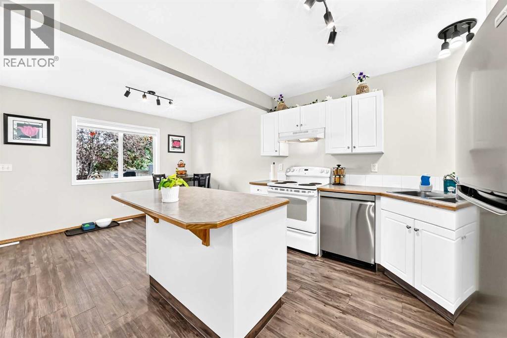 25 Lakeview Close