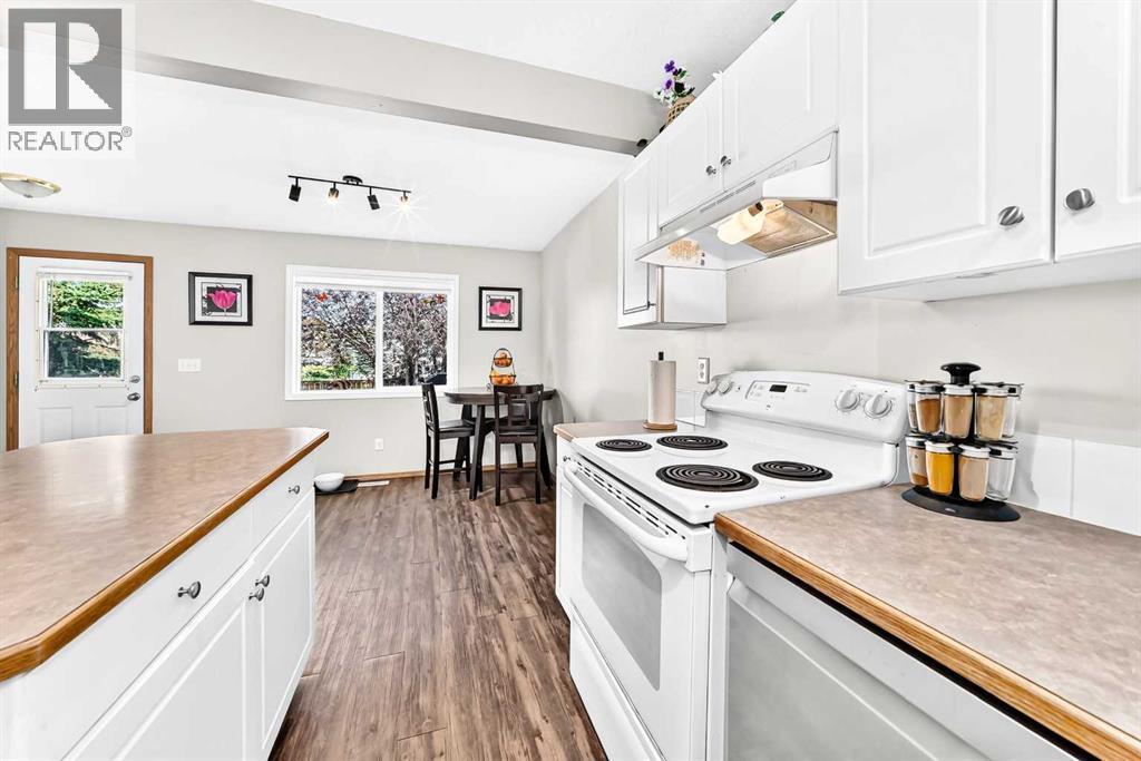 25 Lakeview Close