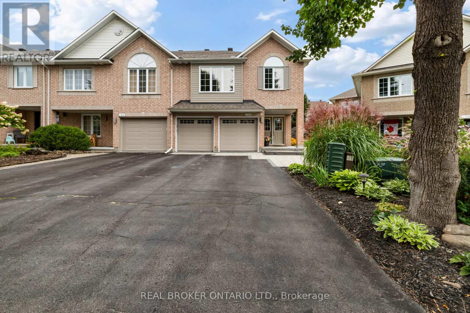 132 MACASSA CIRCLE