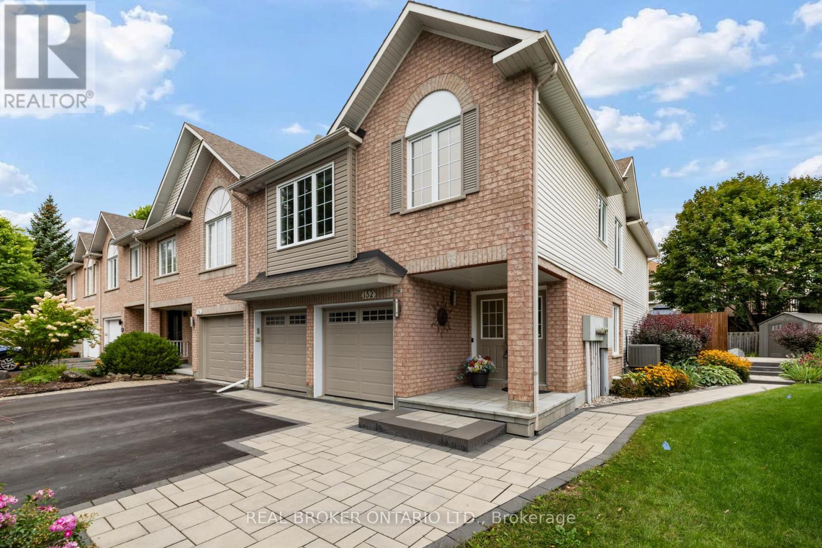 132 MACASSA CIRCLE