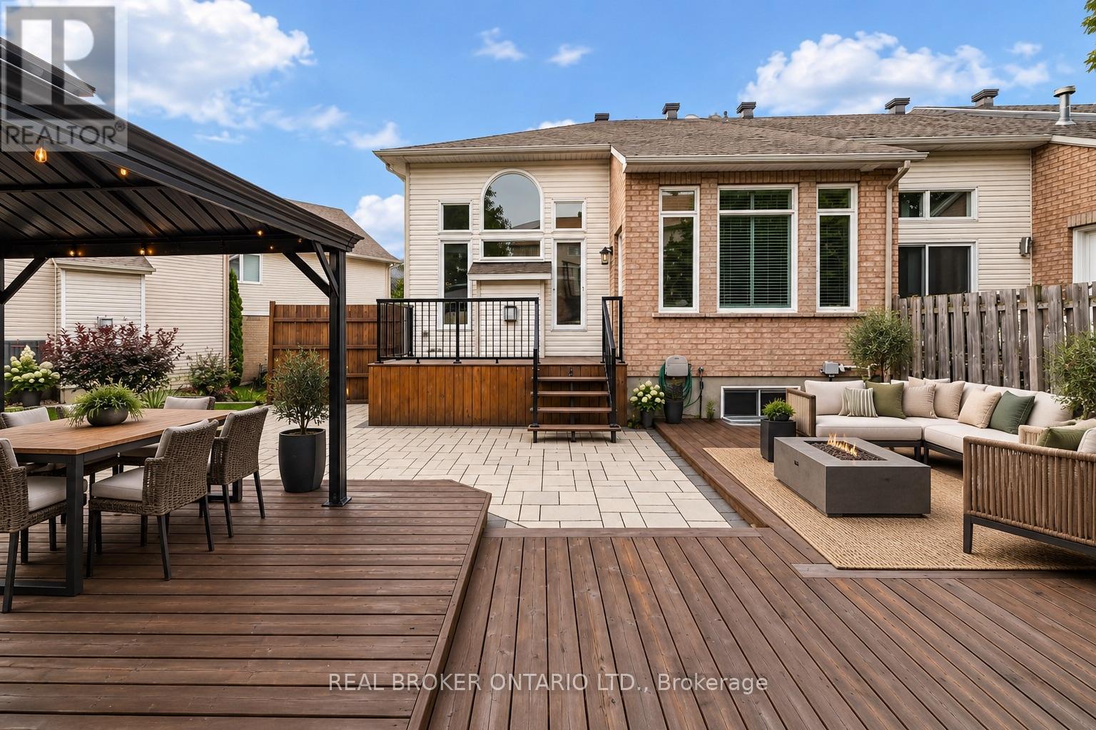 132 MACASSA CIRCLE