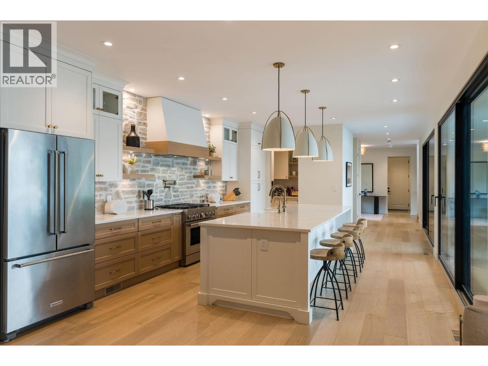 5268 Lakeshore Road