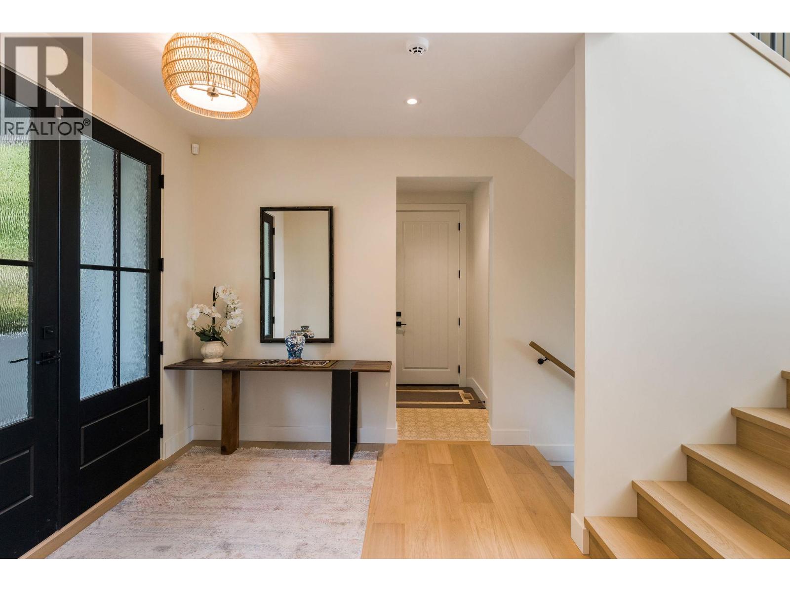 5268 Lakeshore Road