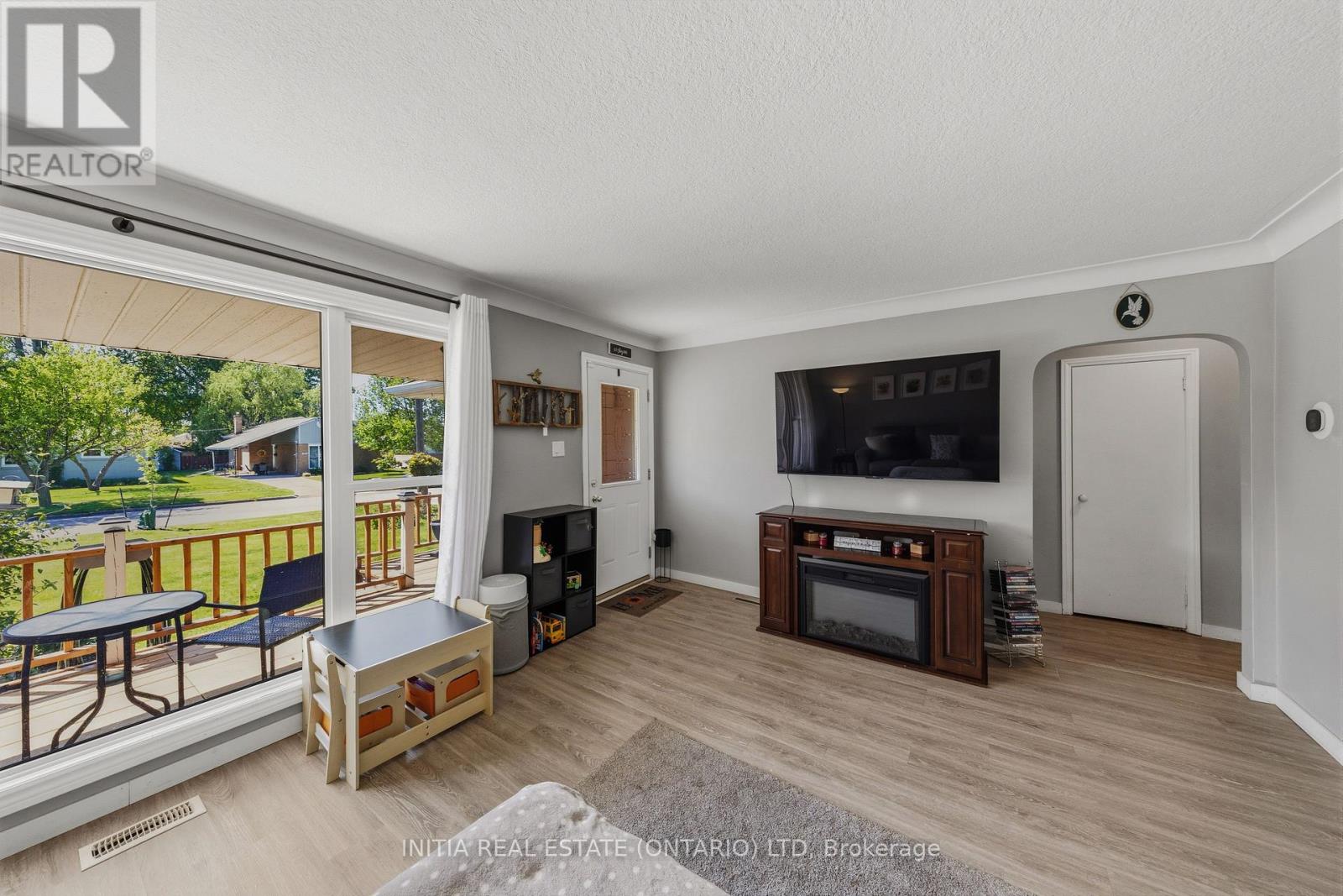 97 GREY CRESCENT