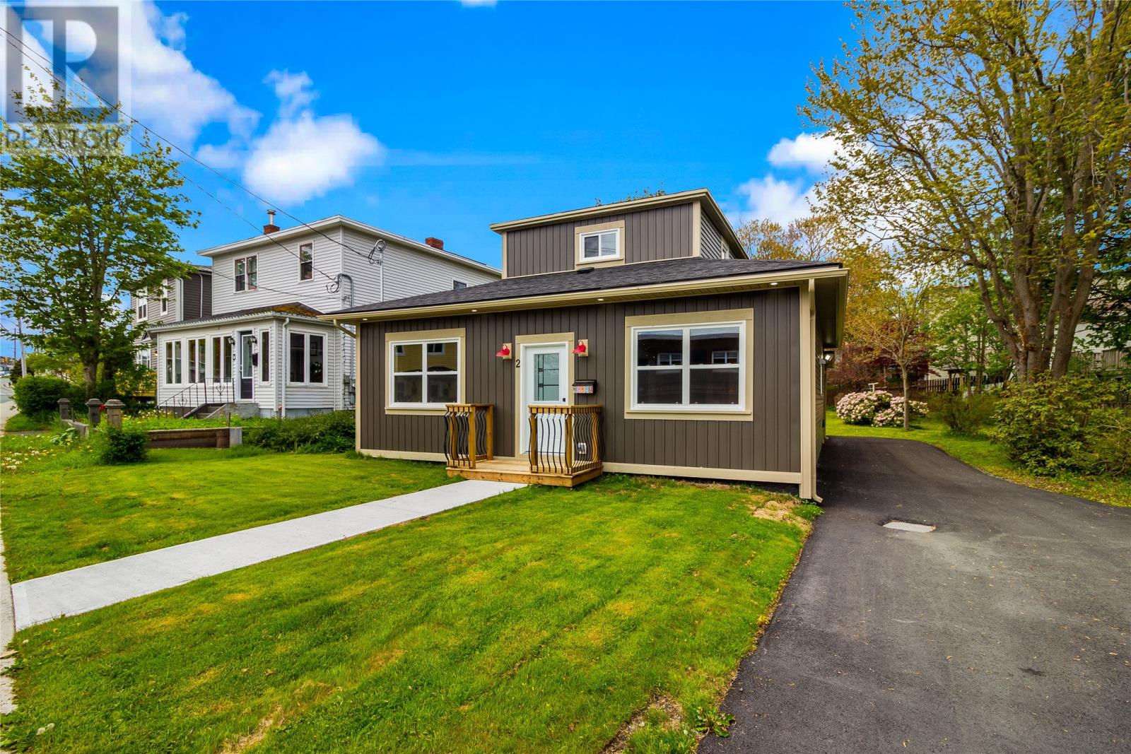 2 Blackmarsh Road