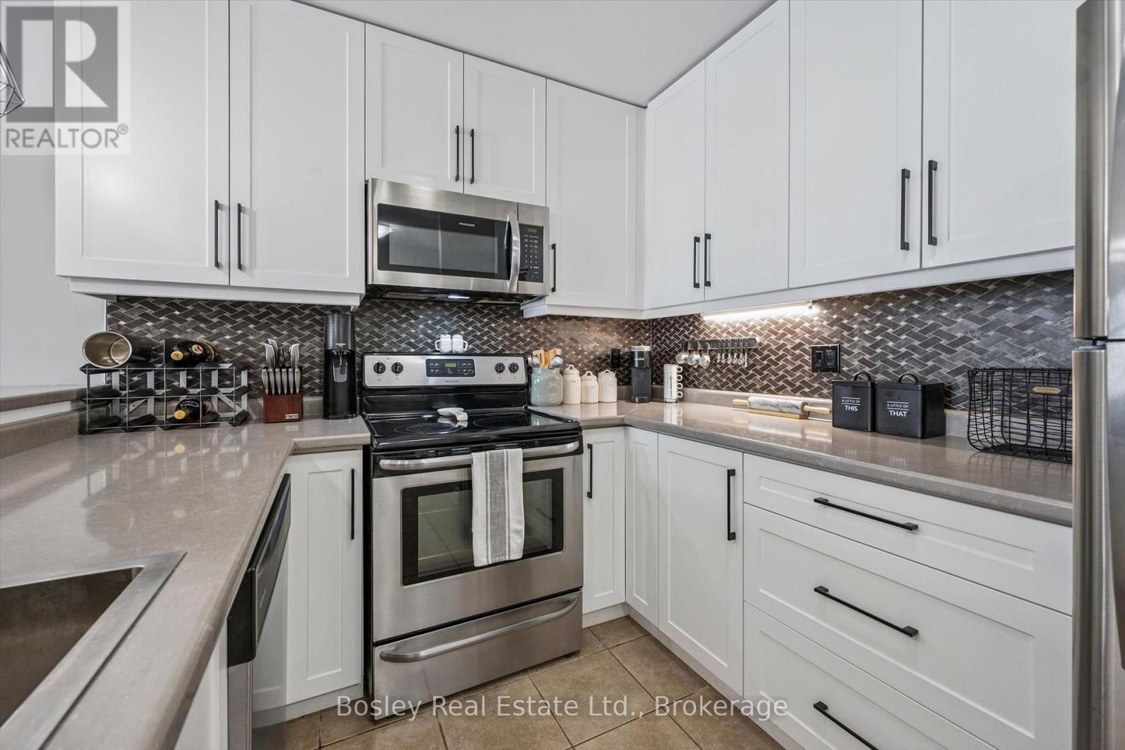 314 - 2 COLONIAL DRIVE