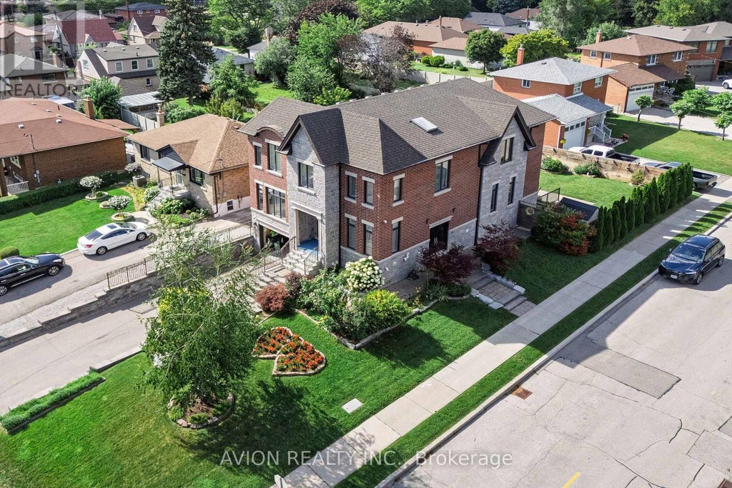 220 FALSTAFF AVENUE, TORONTO (MAPLE LEAF), ON M6L 2E9 - Image 194580124.jpeg?d=l