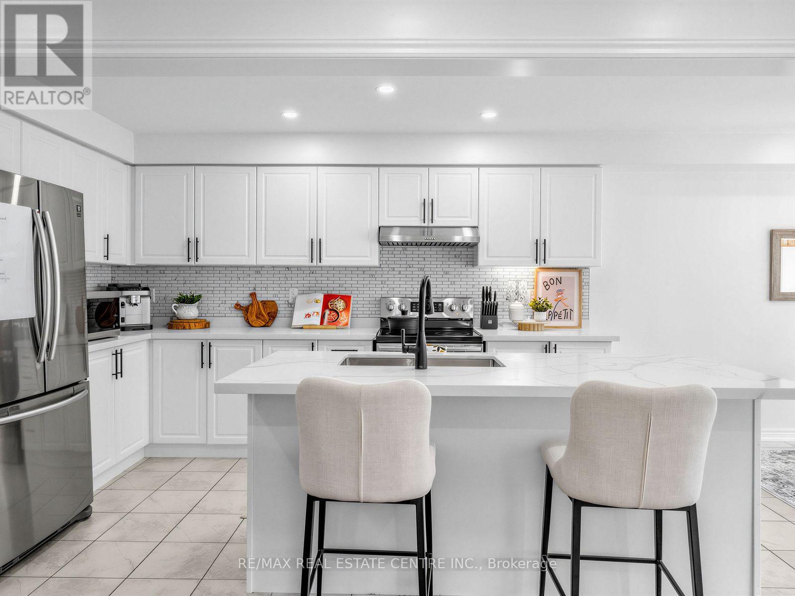 35 - 755 LINDEN DRIVE
