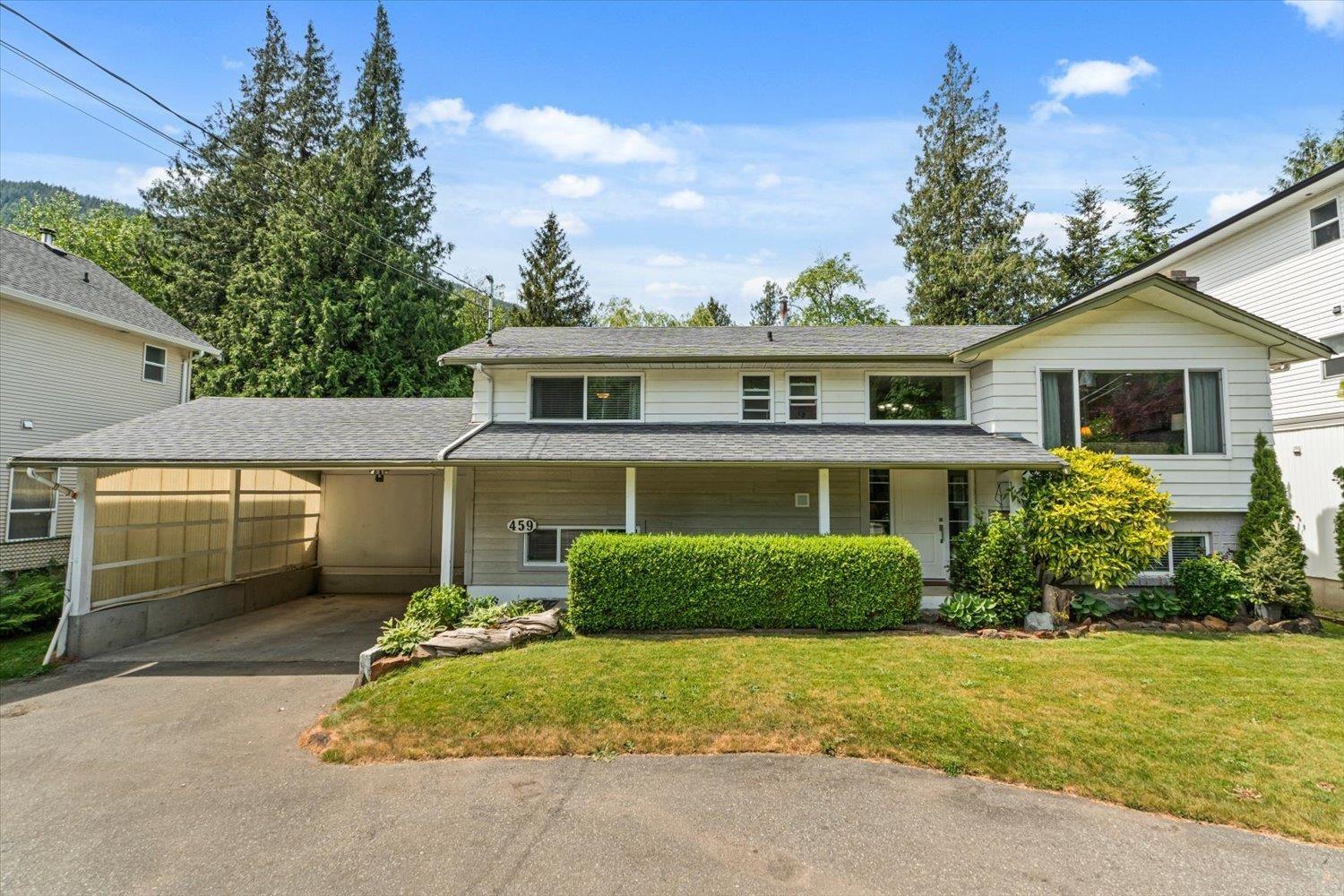 459 NAISMITH AVENUE, Harrison Hot Springs