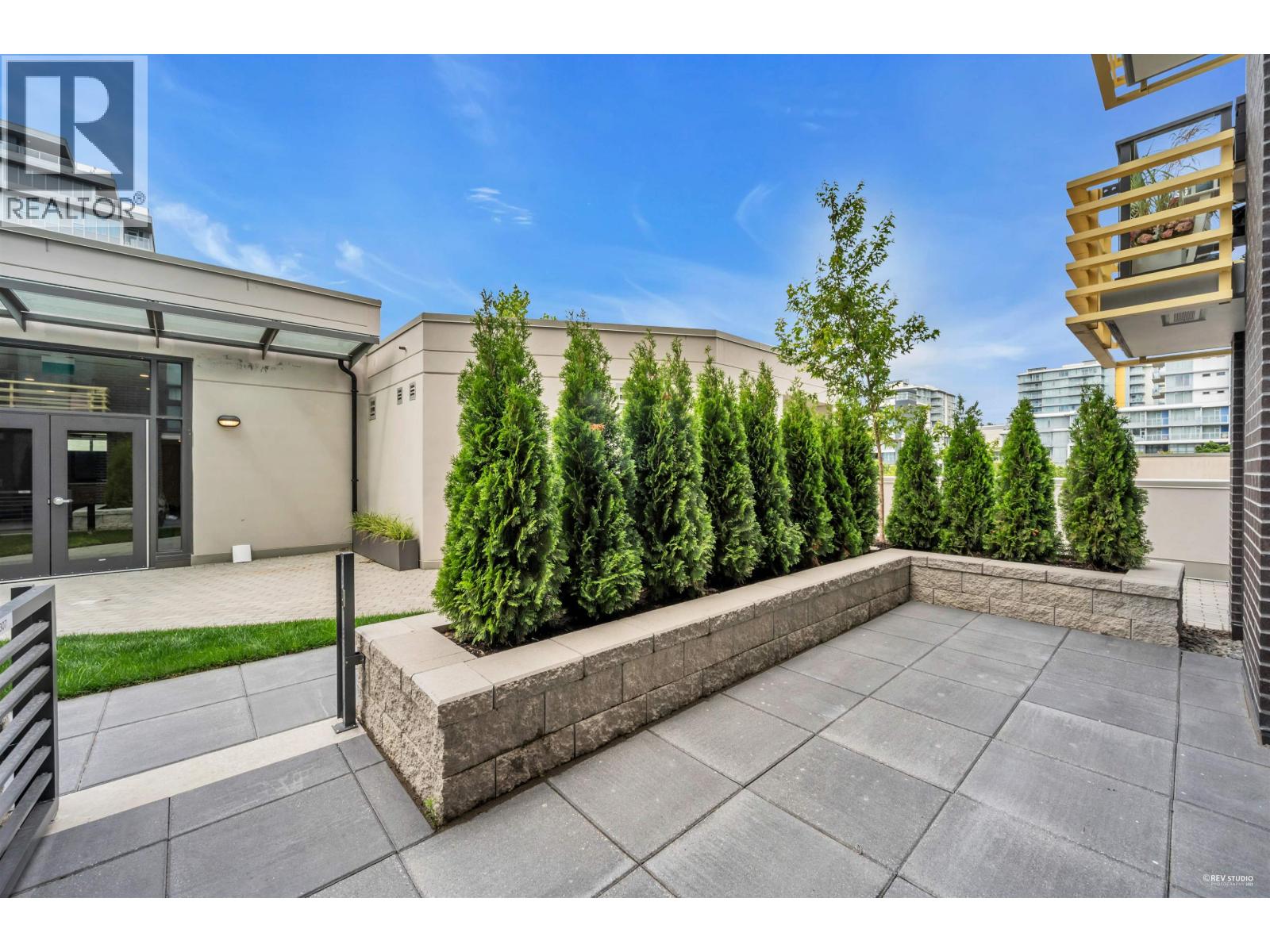 1207 3699 SEXSMITH ROAD