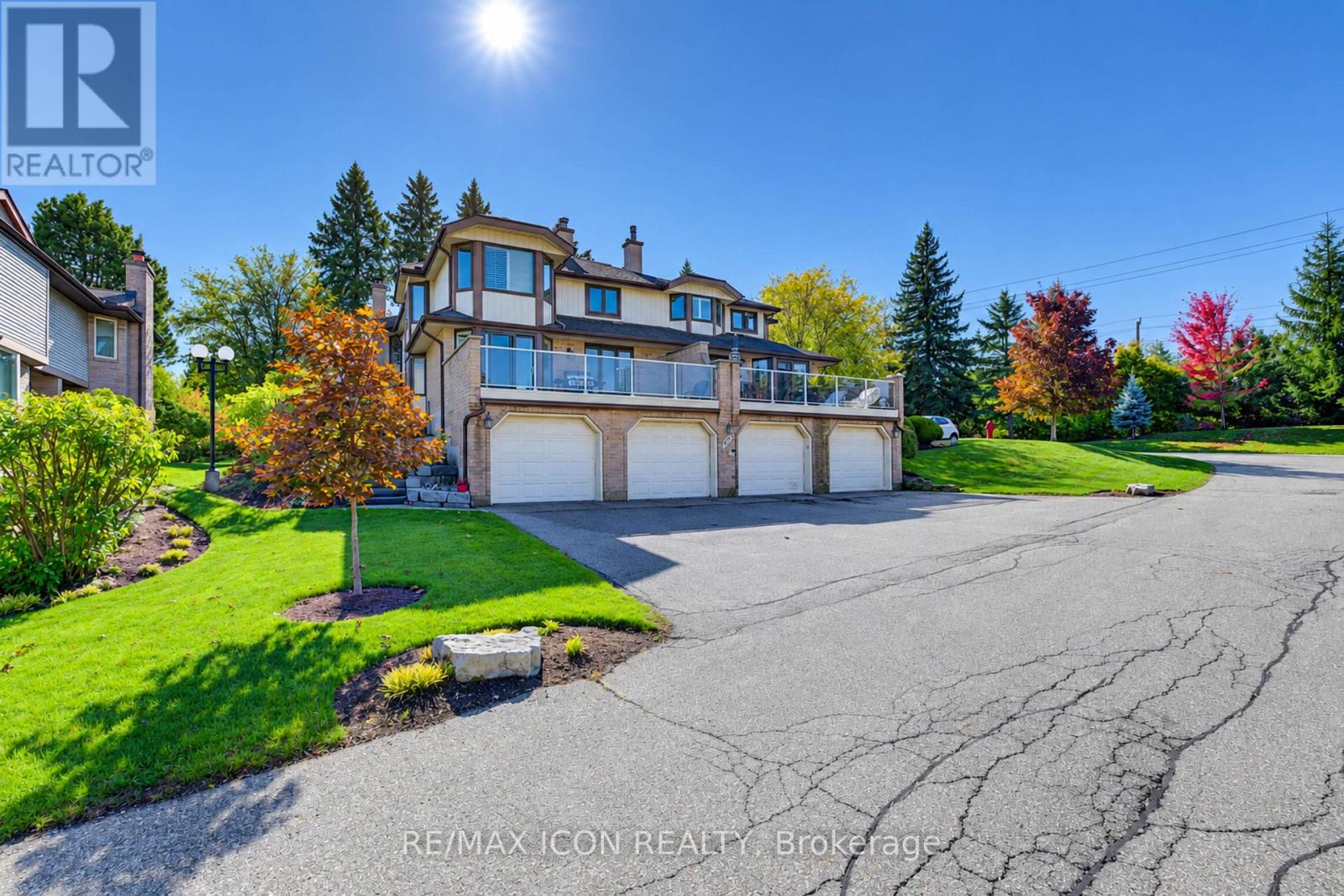 3 - 406 CRAIGLEITH DRIVE