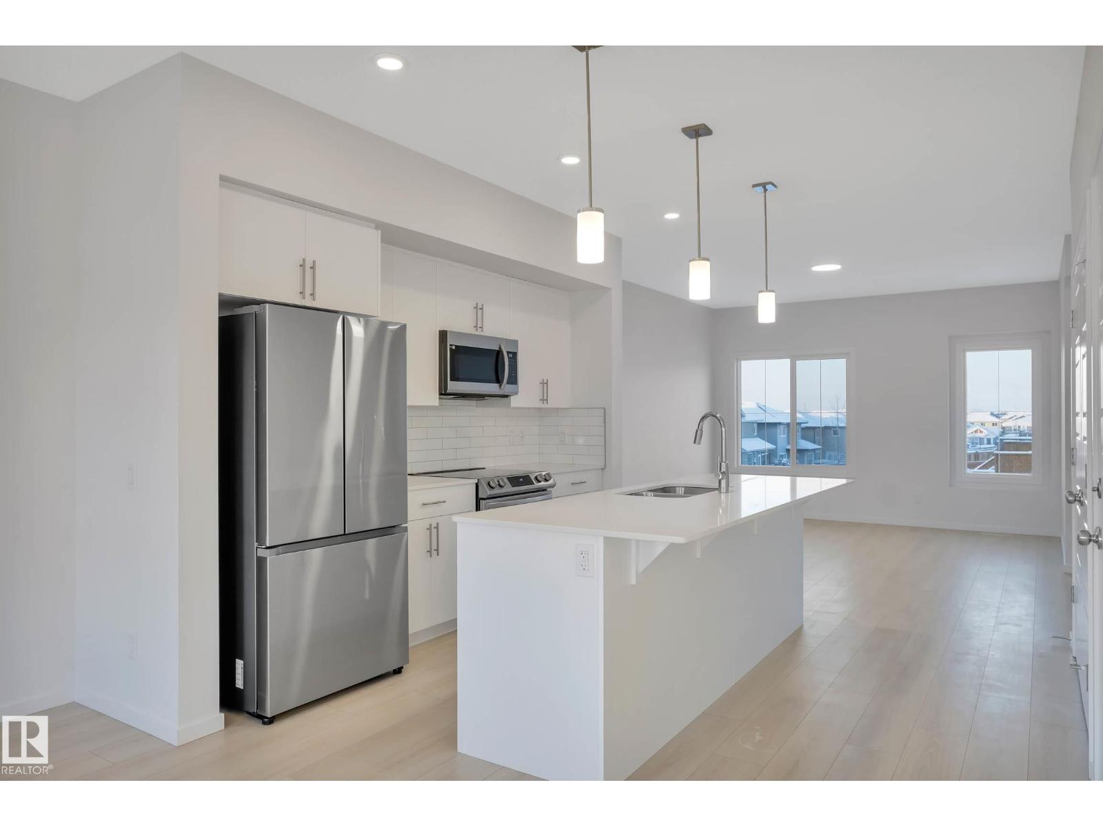 5239 - 5245 21A AV SW SW