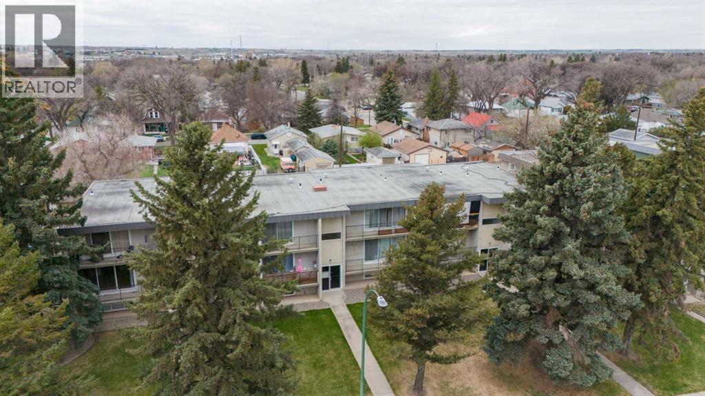 3, 218 Mayor Magrath Drive N