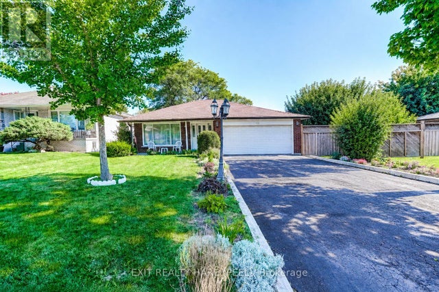 76 BIRCHVIEW CRESCENT