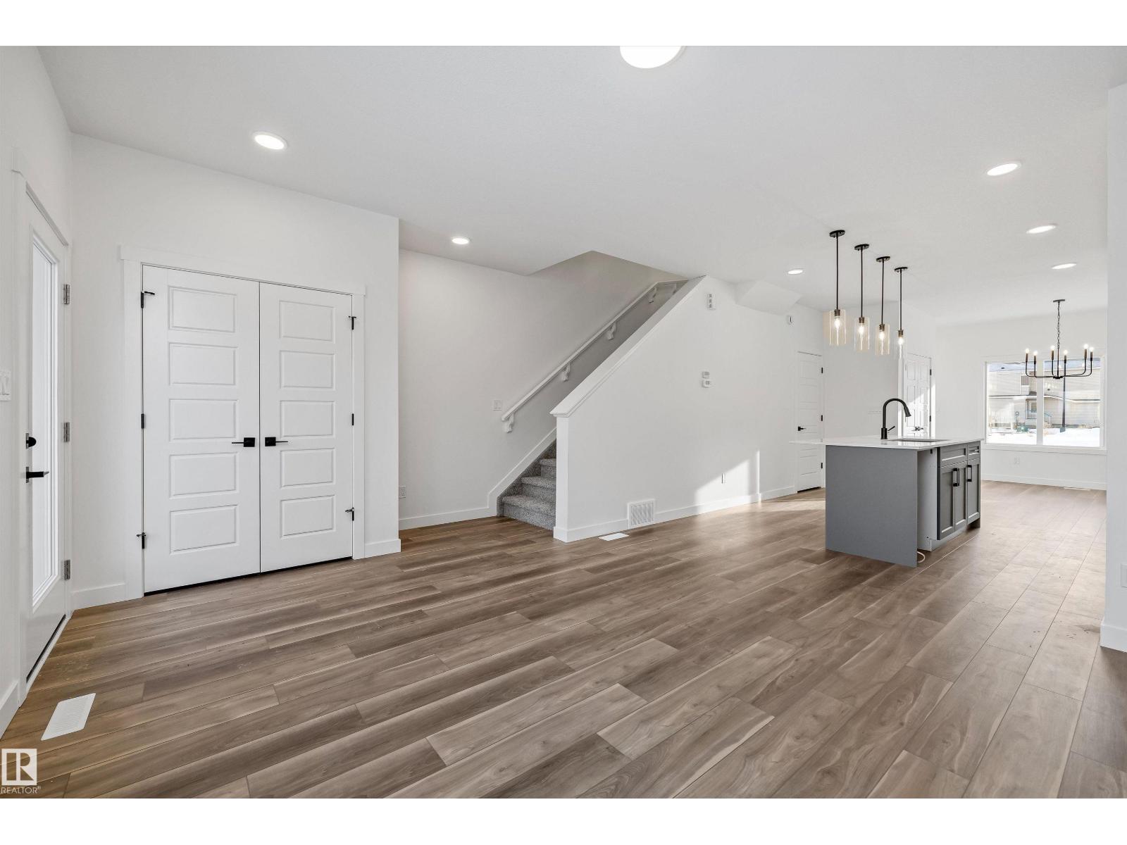 18847 29 AV NW