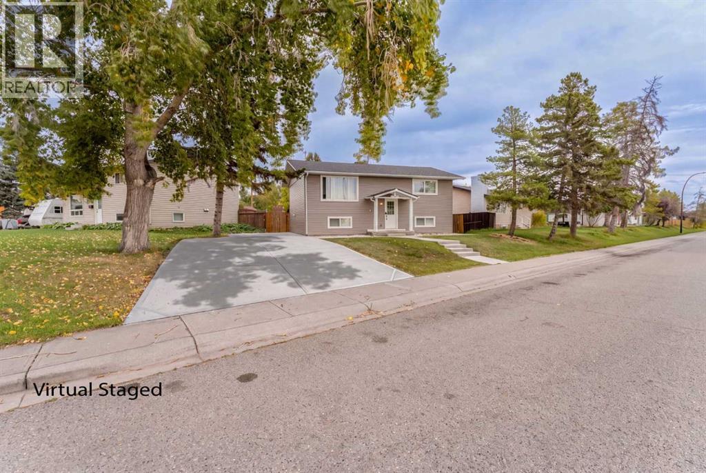 1135 penrith Crescent SE