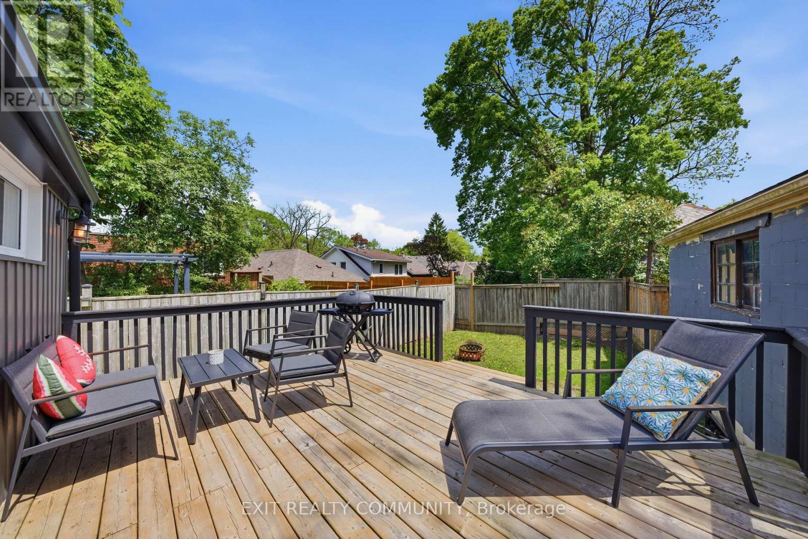 20 WHARNCLIFFE ROAD S - Photo 3