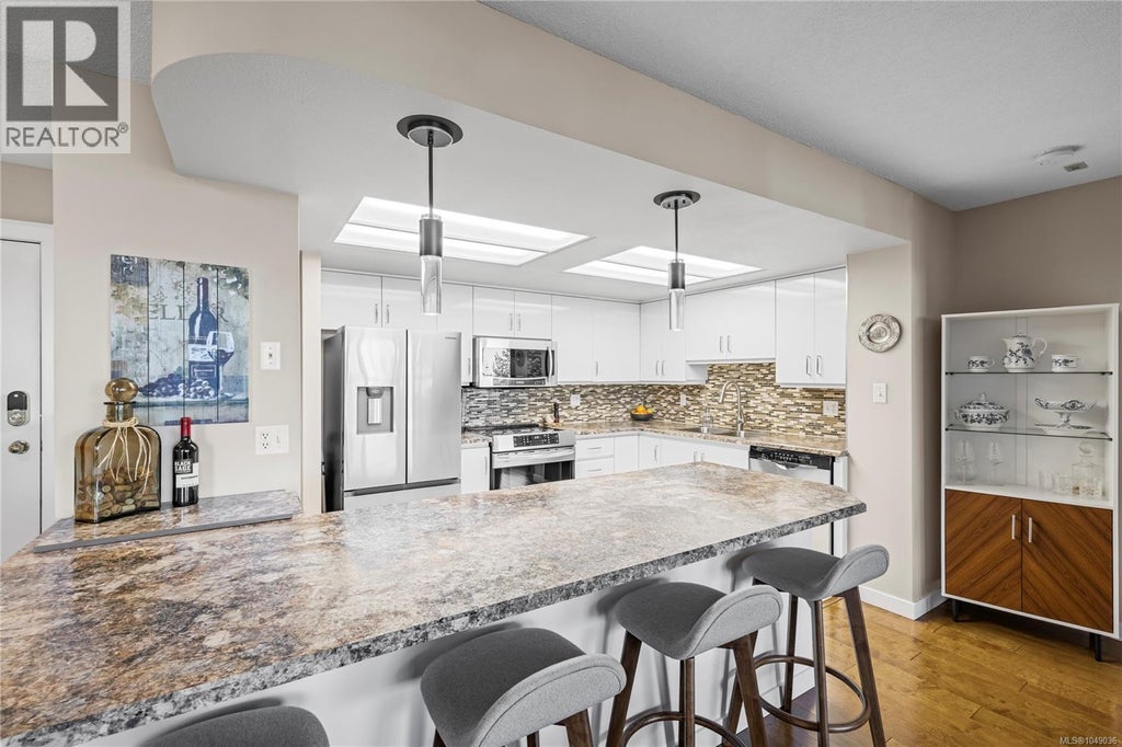 206 158 PROMENADE DR