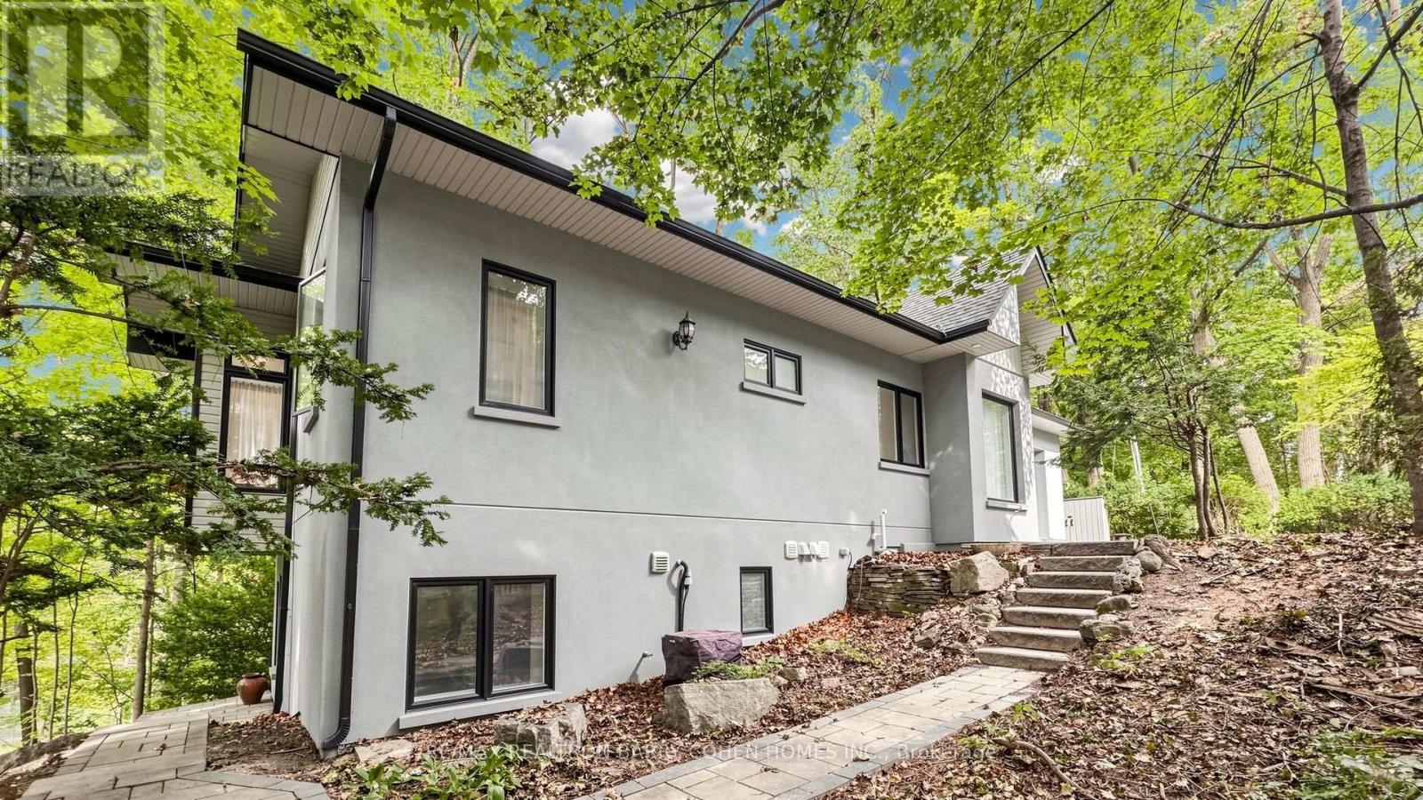 7 GREENBROOK DRIVE