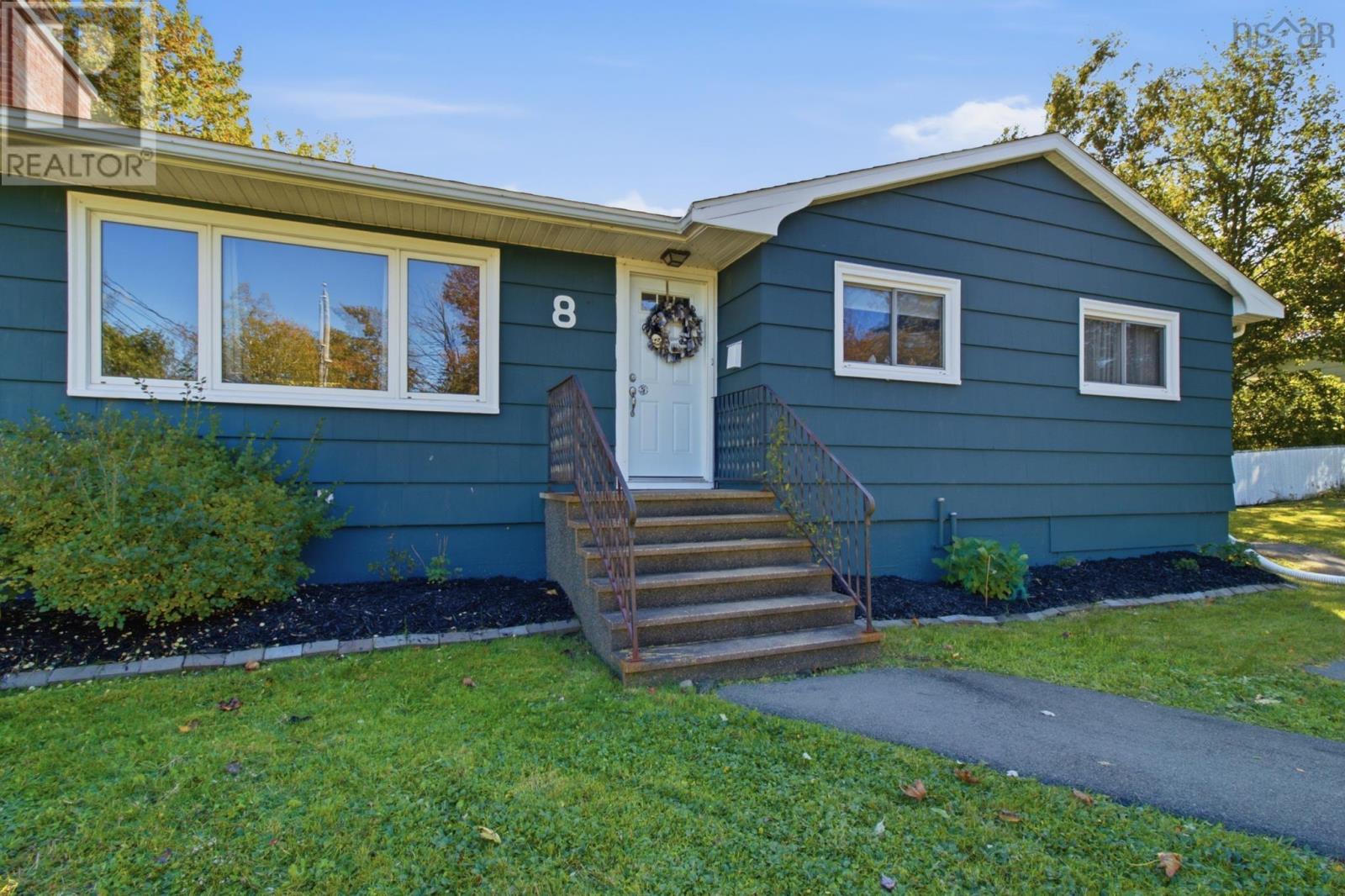 8 Edward Laurie Drive