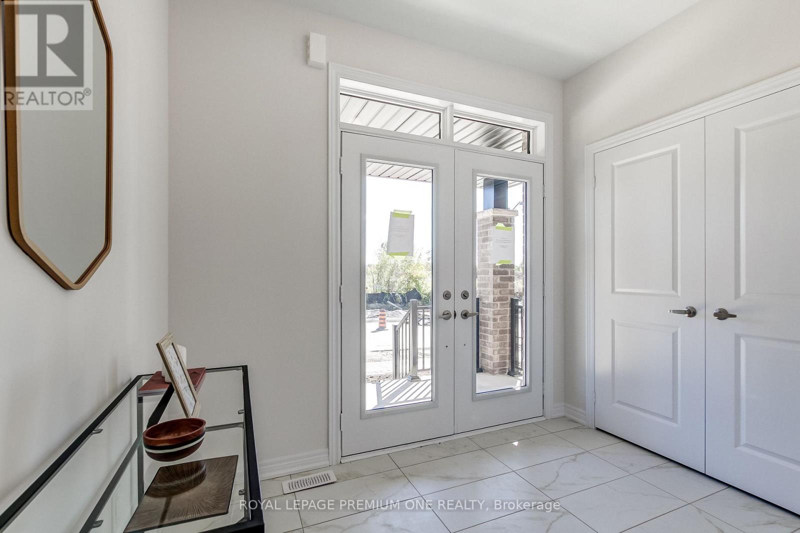 849 HICKORY CRESCENT