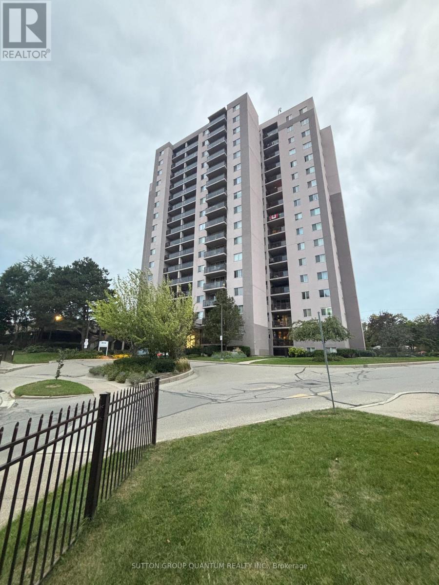 1210 - 975 WARWICK COURT