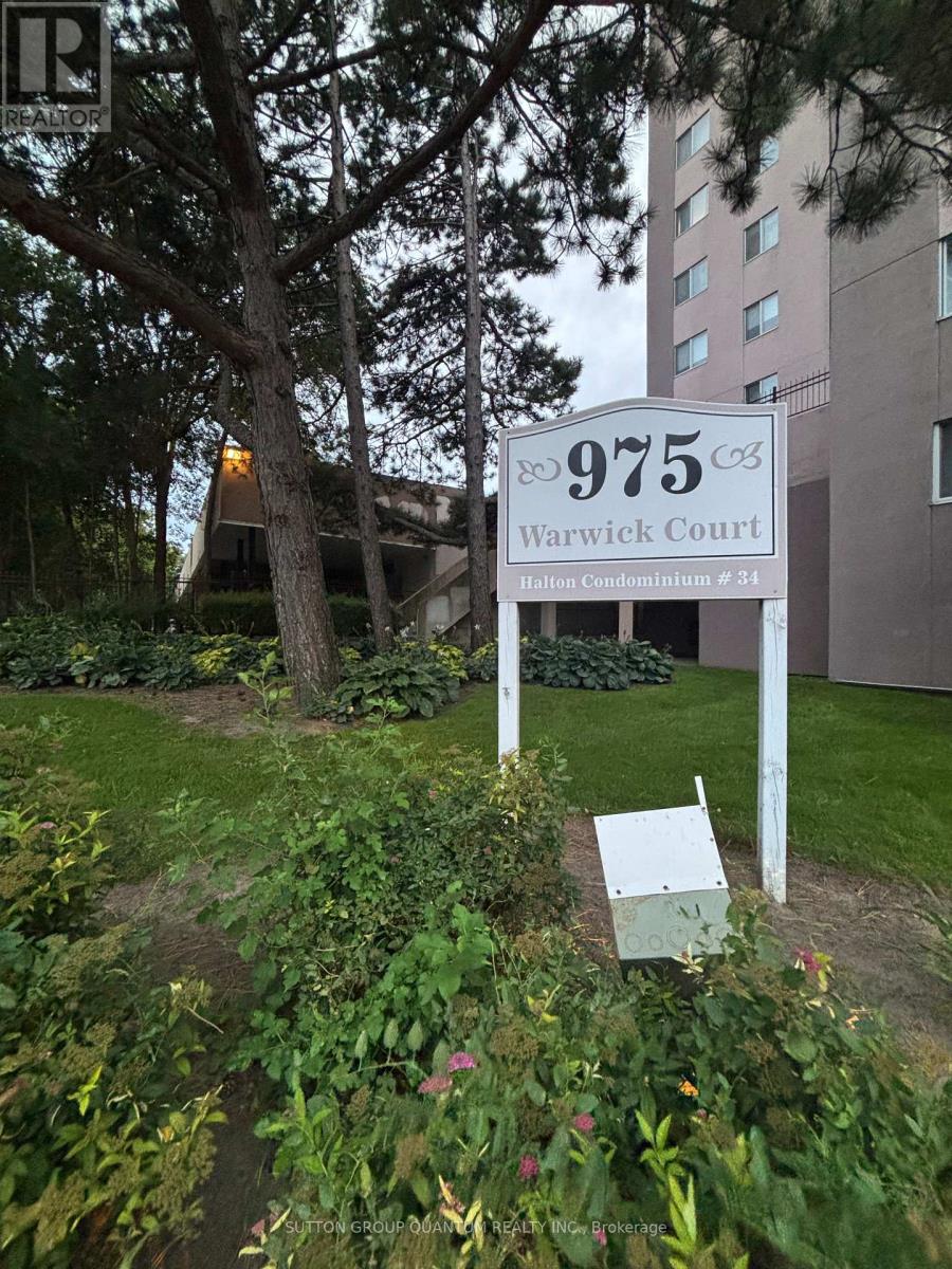1210 - 975 WARWICK COURT