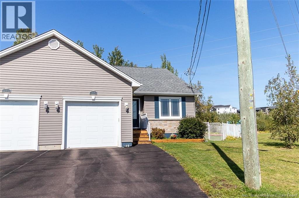 77 Stillwater Drive - Photo 3