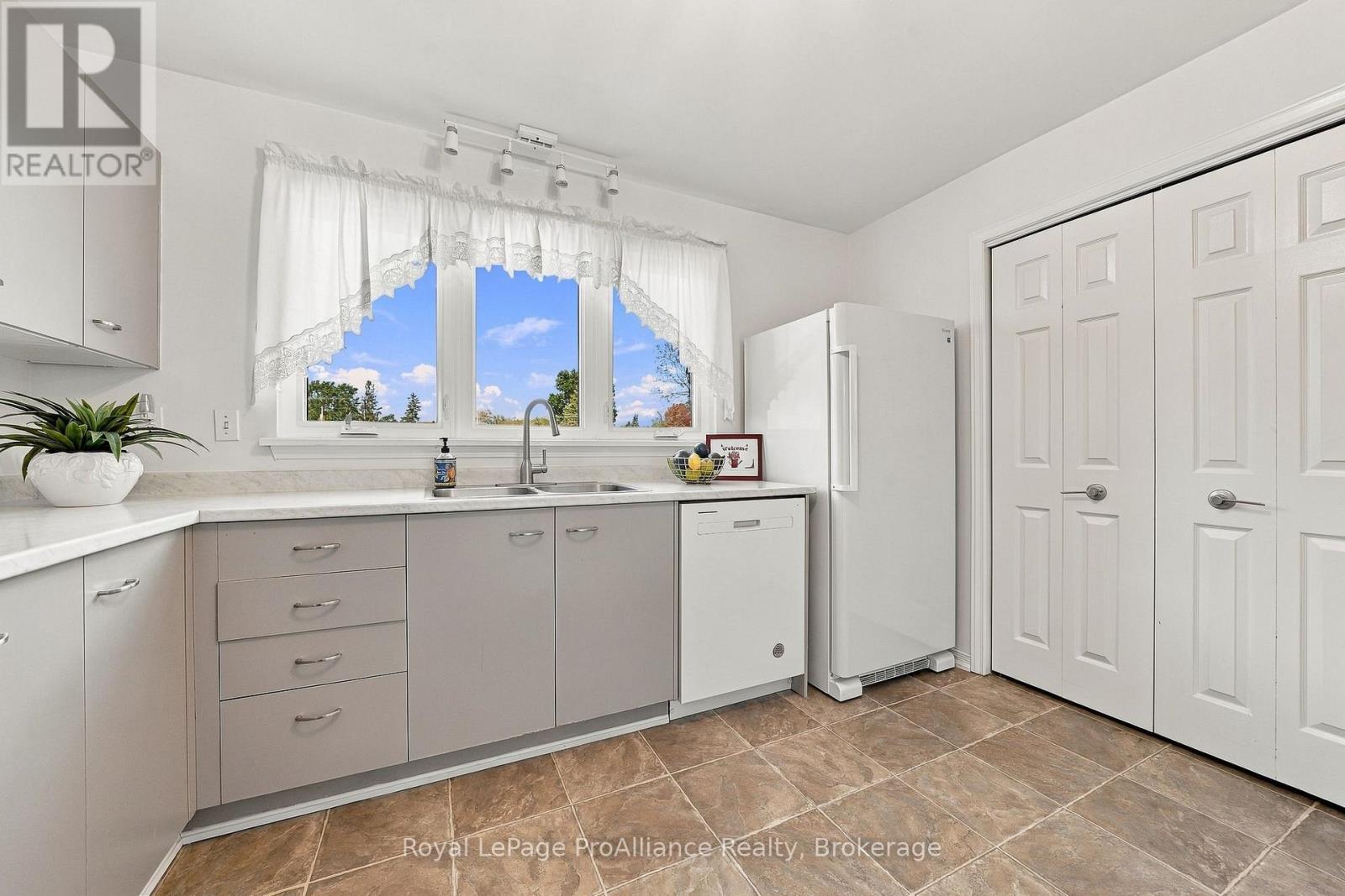 10 - 179 HERCHIMER AVENUE