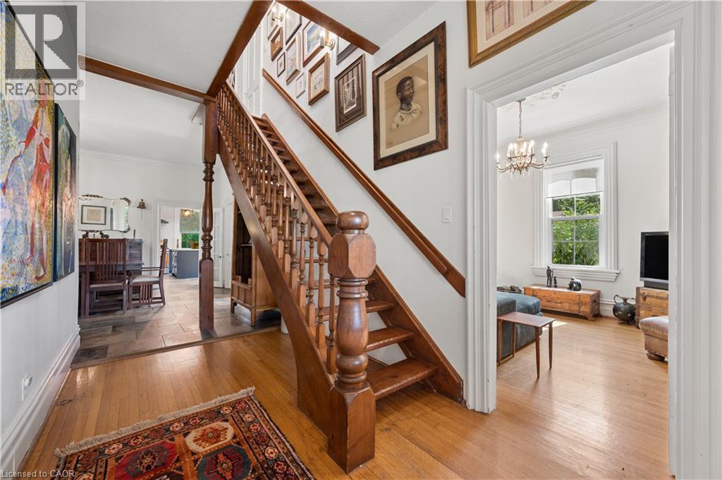 66 PARK HILL Road E