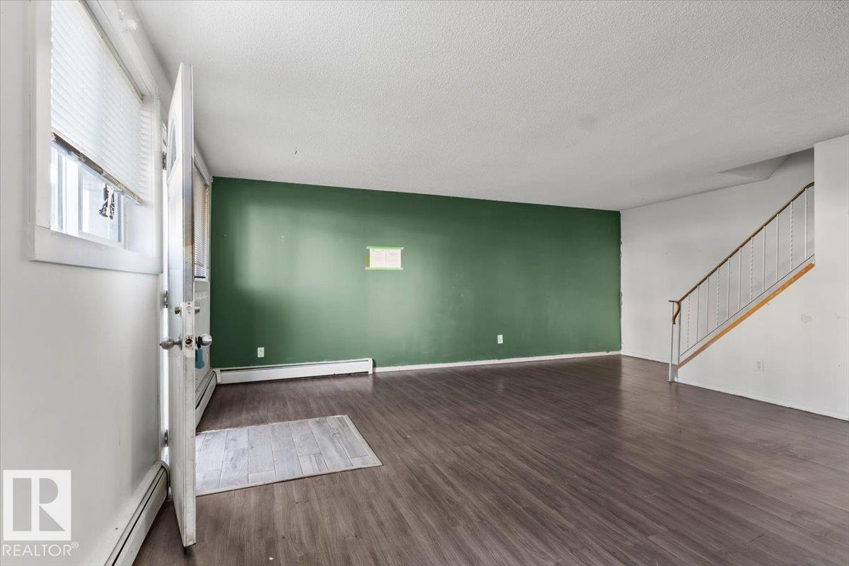 #108A 14520 52 ST NW