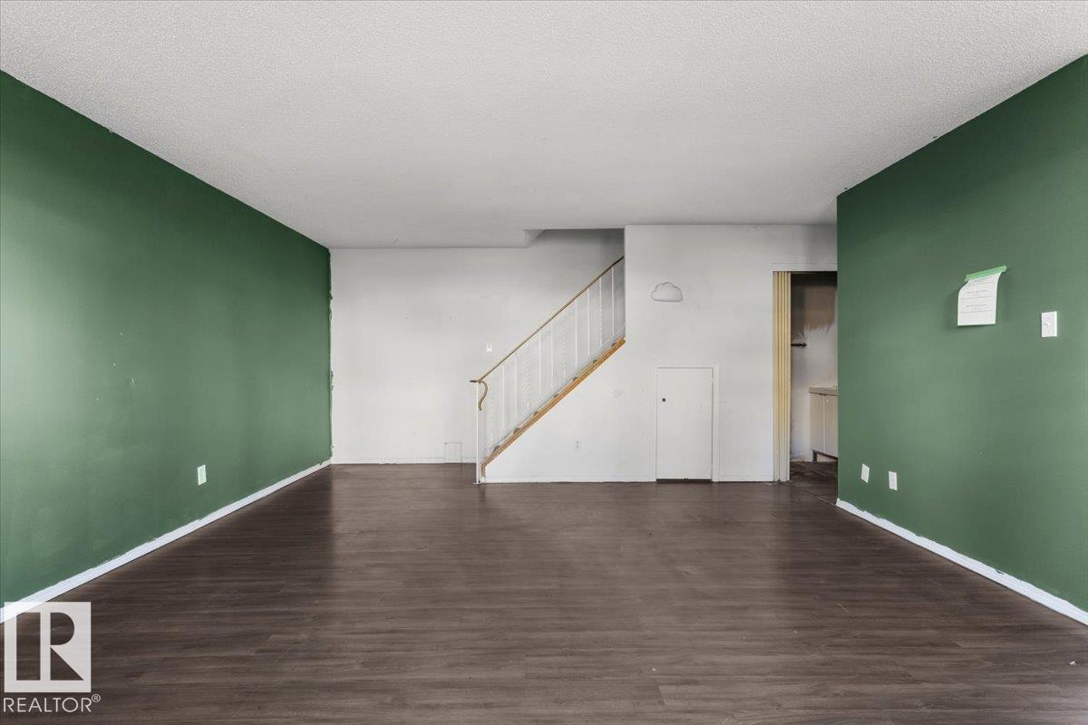 #108A 14520 52 ST NW