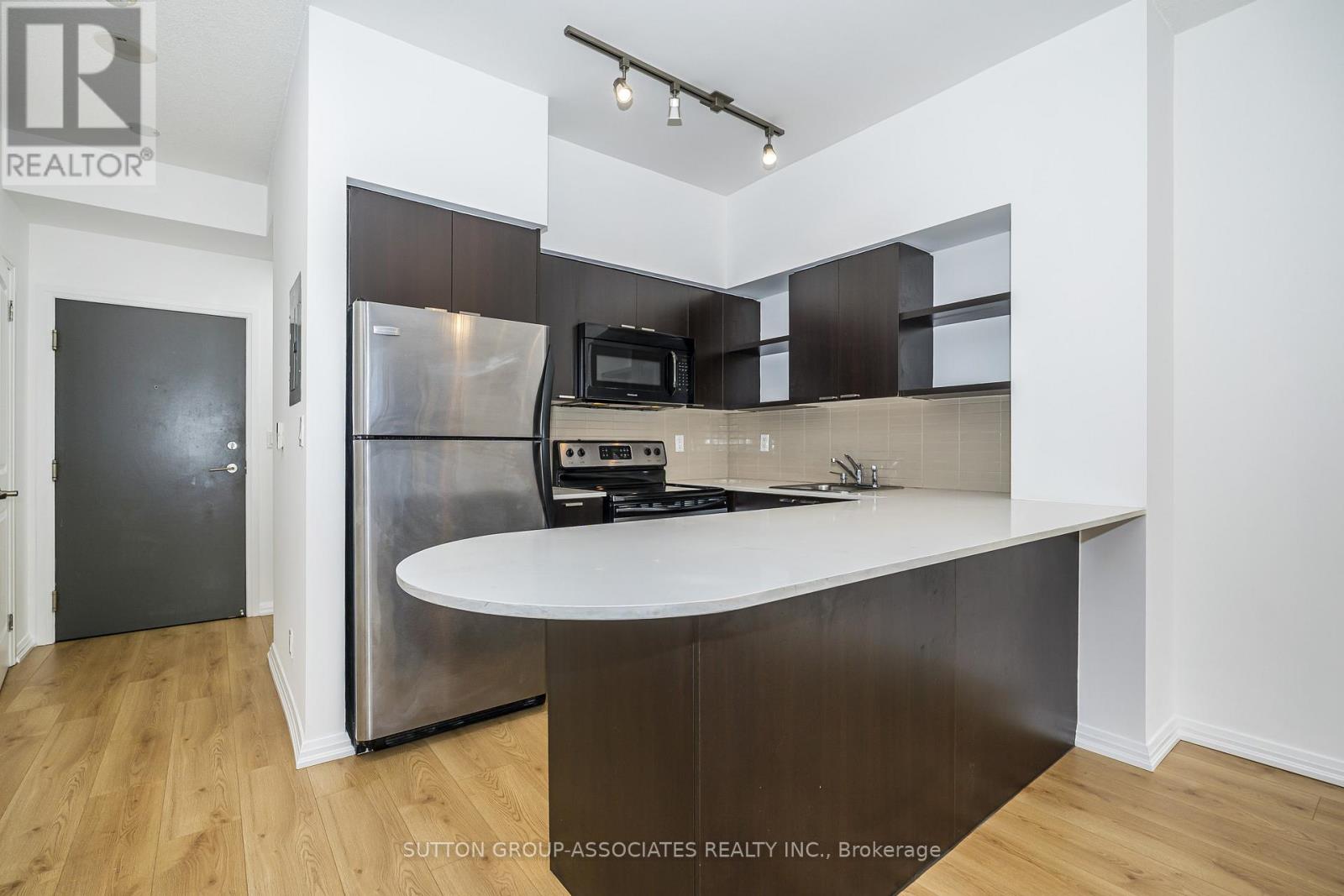 1110 - 35 HAYDEN STREET
