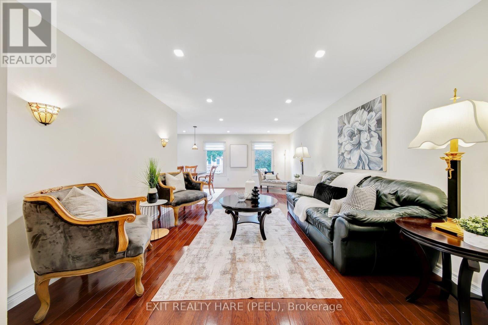 48 NANPORT STREET - Photo 3