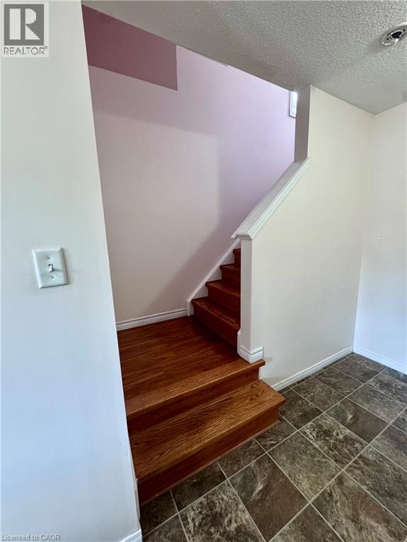 452 BEAUMONT Crescent