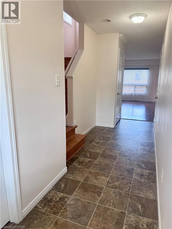 452 BEAUMONT Crescent