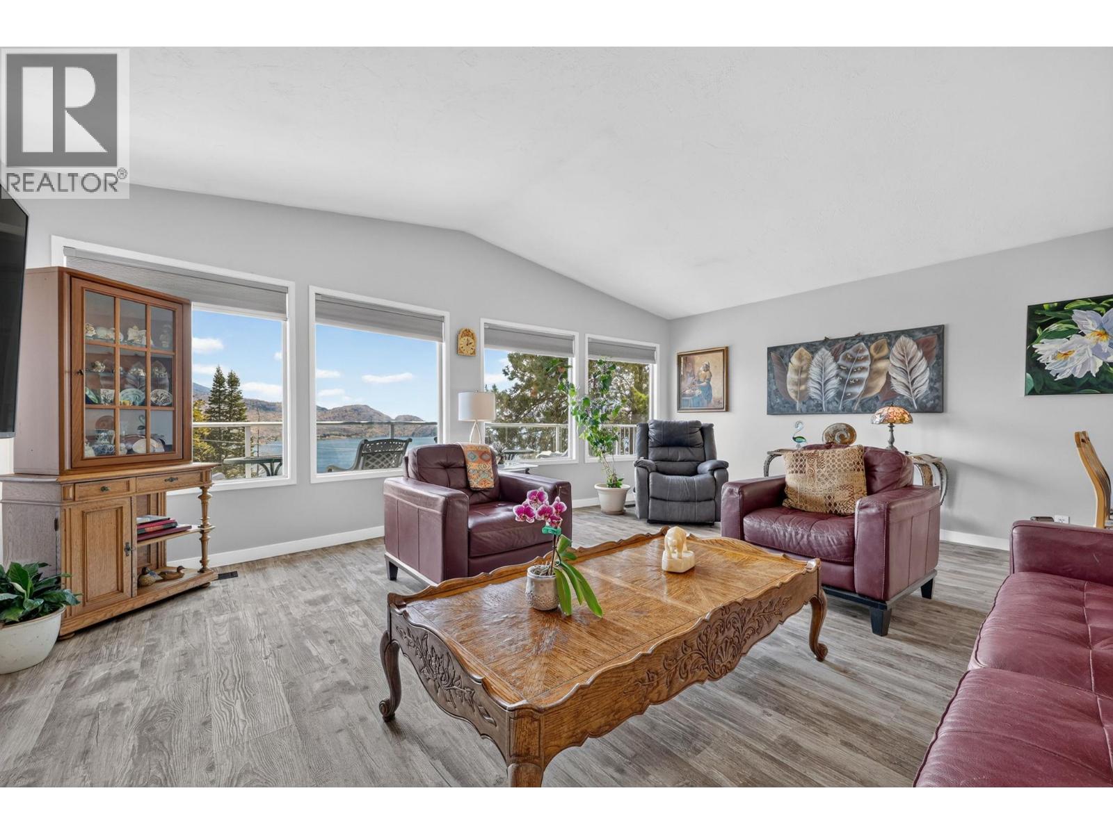 5868 MacGREGOR Road