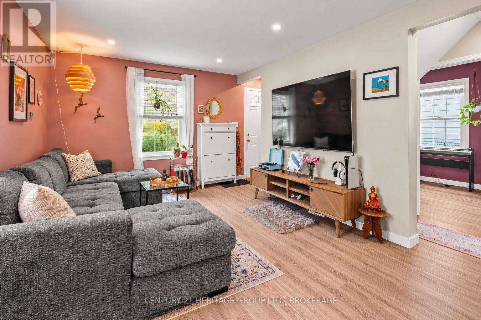 39 LORNE STREET