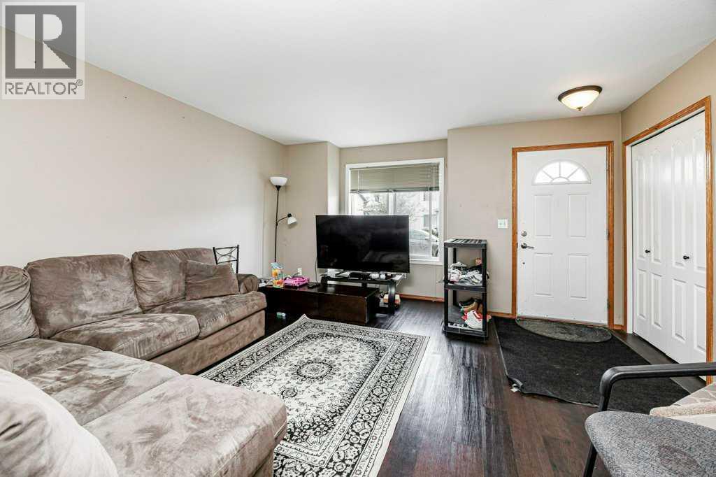 9 Lakeview Close