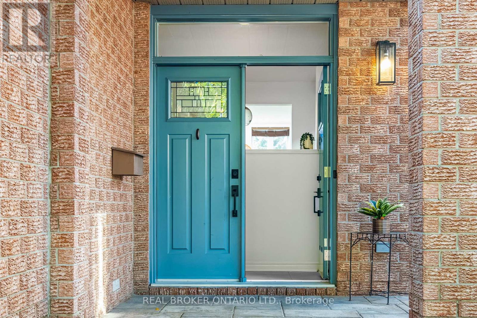 191 THORNBURY CRESCENT
