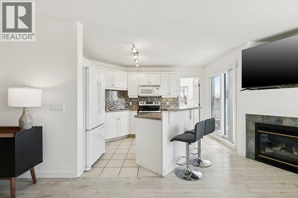 102, 6102 Valleyview Park SE