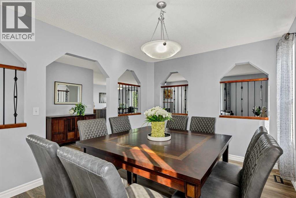 32 Valley Crest Gardens NW