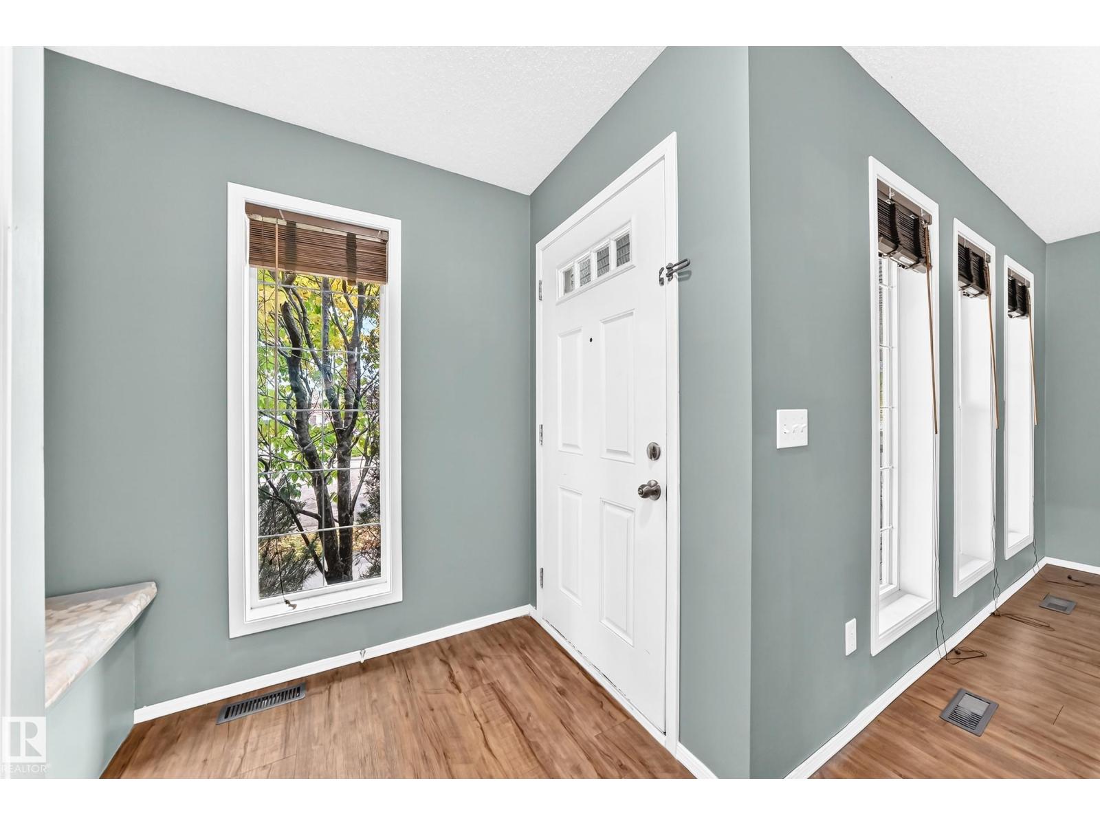 8 SPRUCE VILLAGE WY