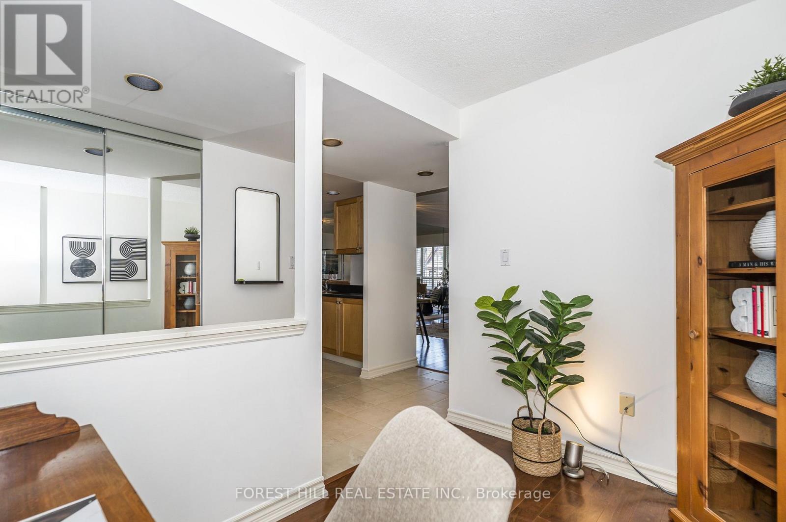 319 - 225 DAVENPORT ROAD