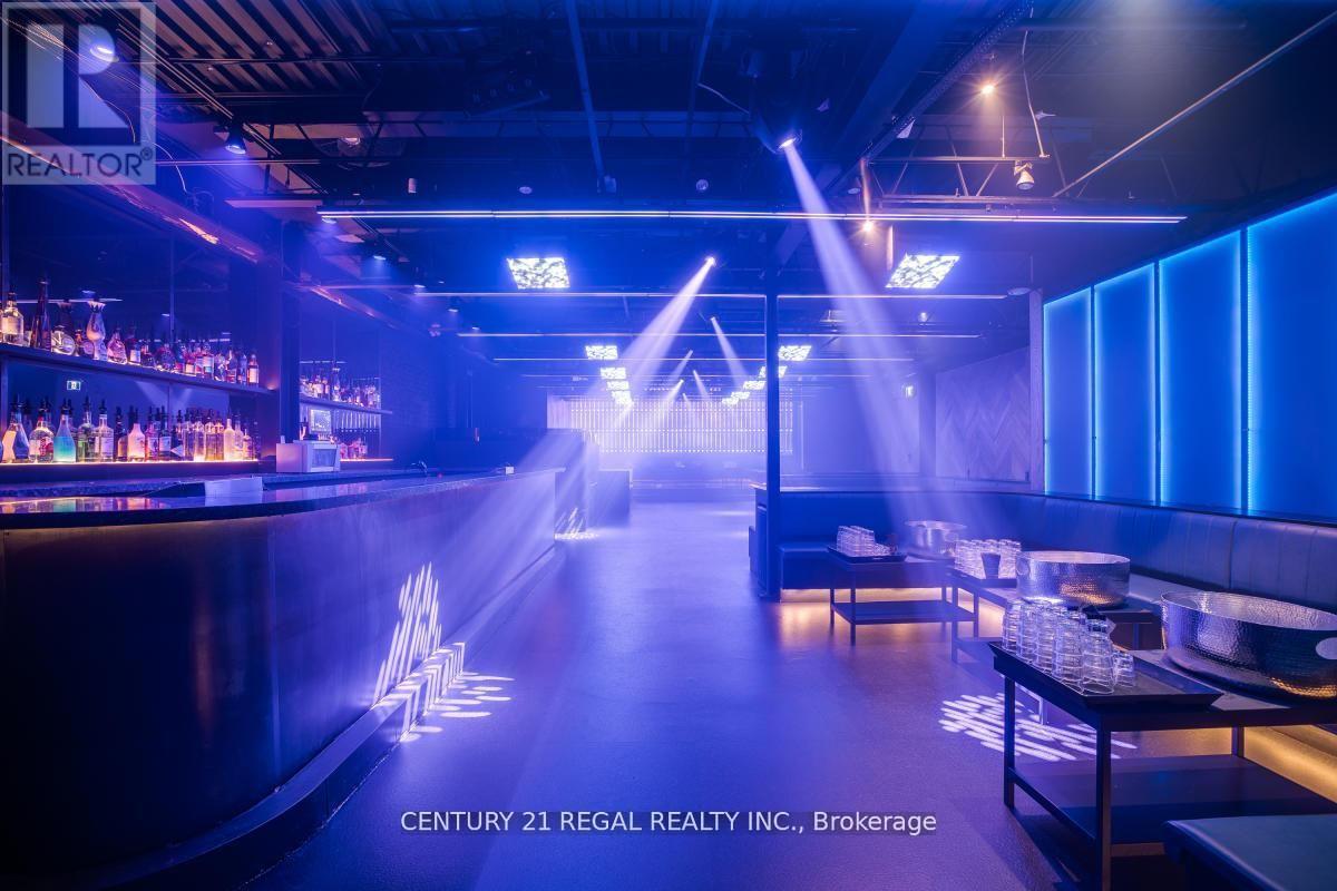 1096 QUEEN STREET W
