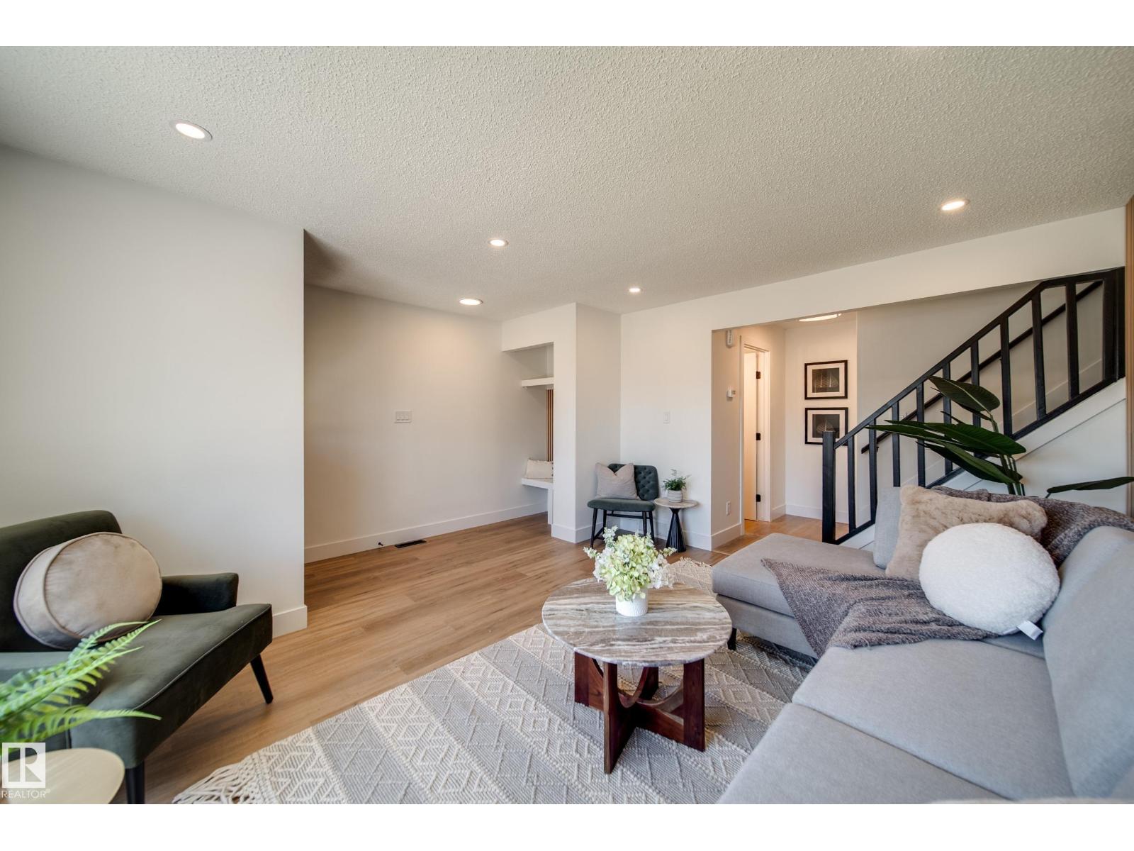 10343 172 AV NW