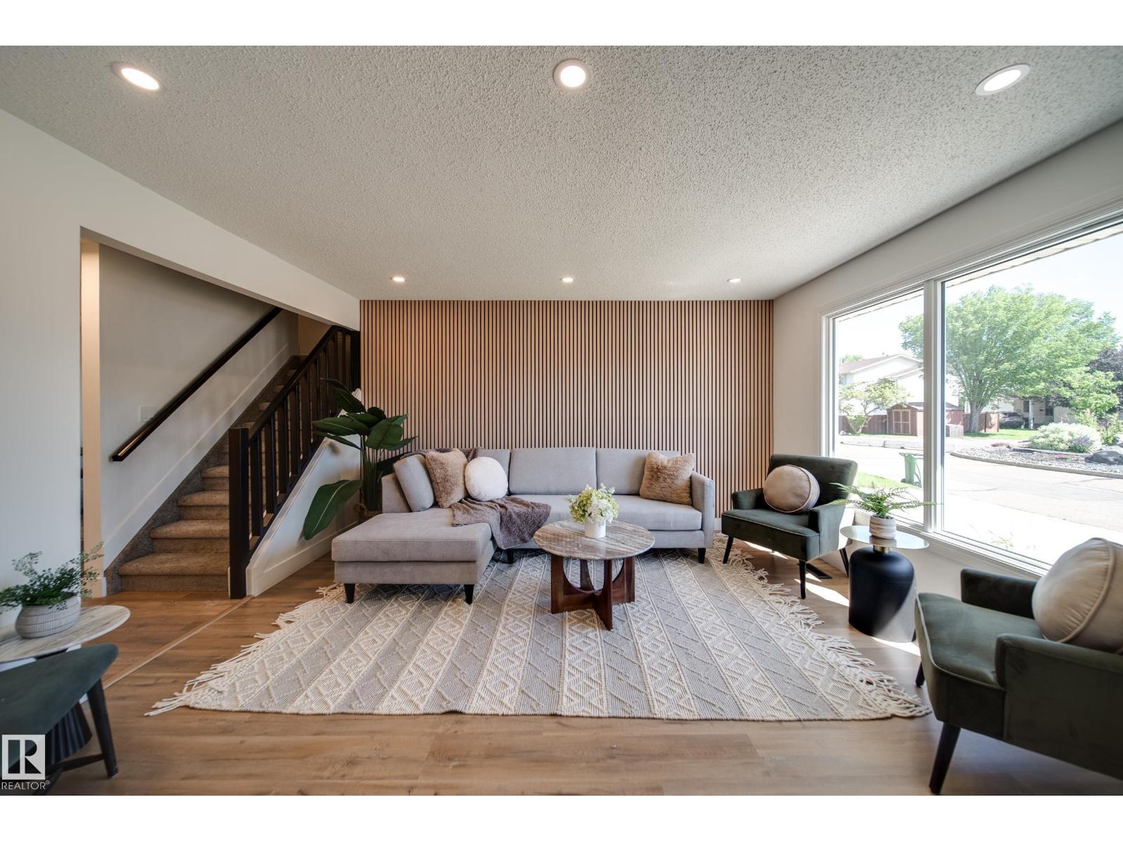 10343 172 AV NW