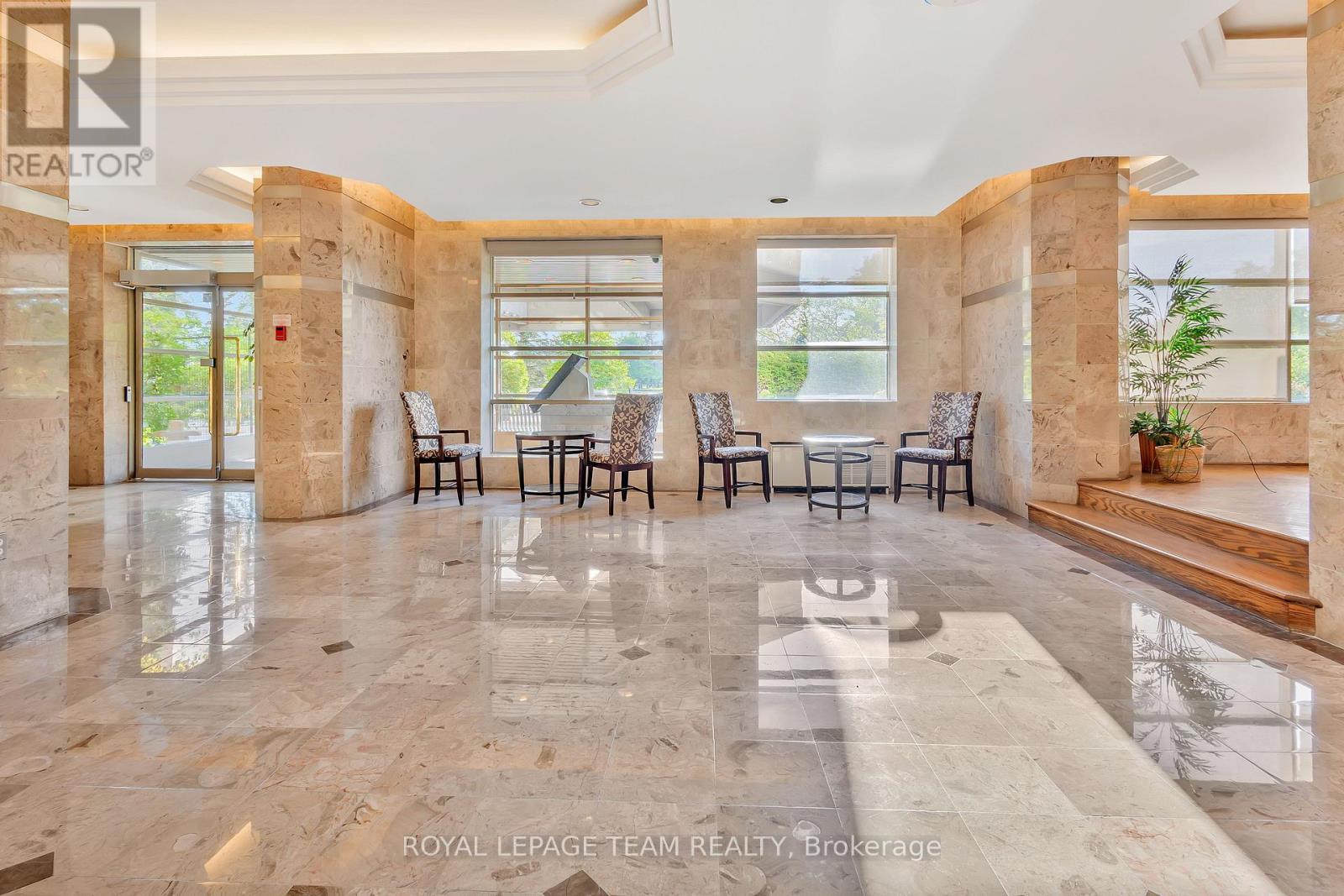 501 - 2759 CAROUSEL CRESCENT